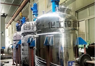 精餾塔內(nèi)的空氣是怎樣被分離成氧和氮的？